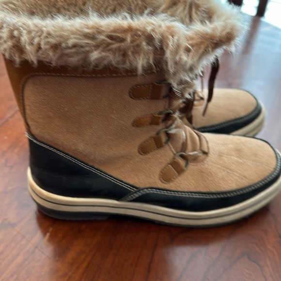 Universal Threads Women’s size 10 boots - Picture 4 of 6